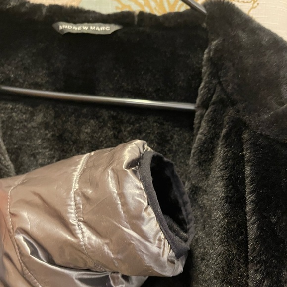 Andrew Marc Womens Puffer Silver Shiny Winter Jacket Faux Fur Hooded Lg Zip - Picture 11 of 12